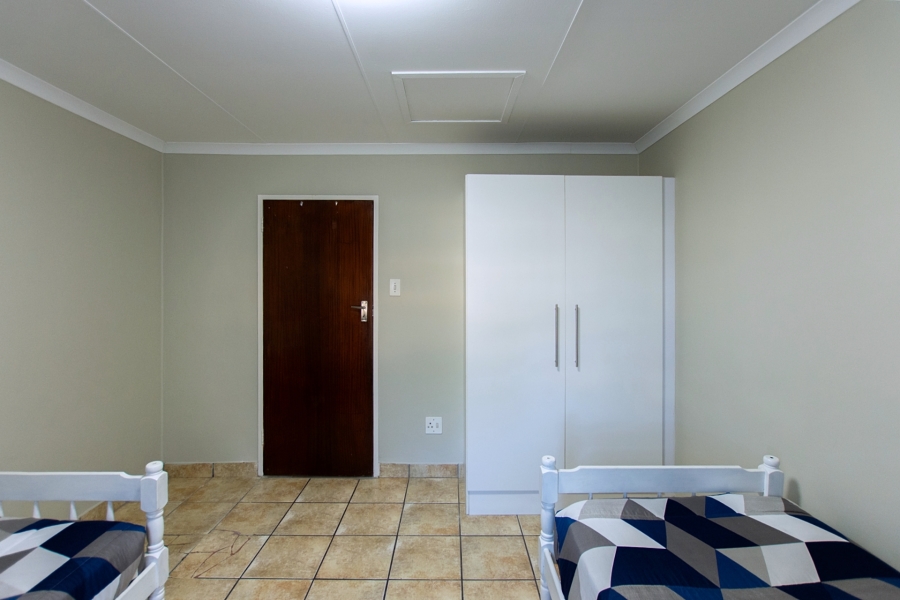 4 Bedroom Property for Sale in Middedorp Western Cape